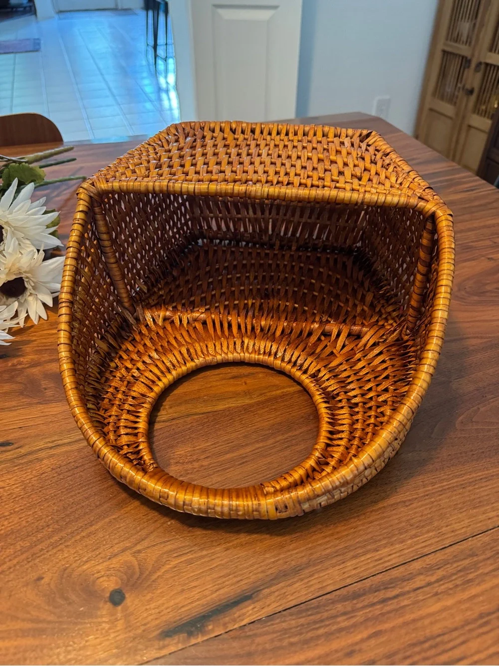 Vintage Woven hanging basket, willow basket, wall basket, brown
